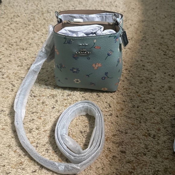 Coach Mystical Flowers Bucket Bag - Picture 5 of 5